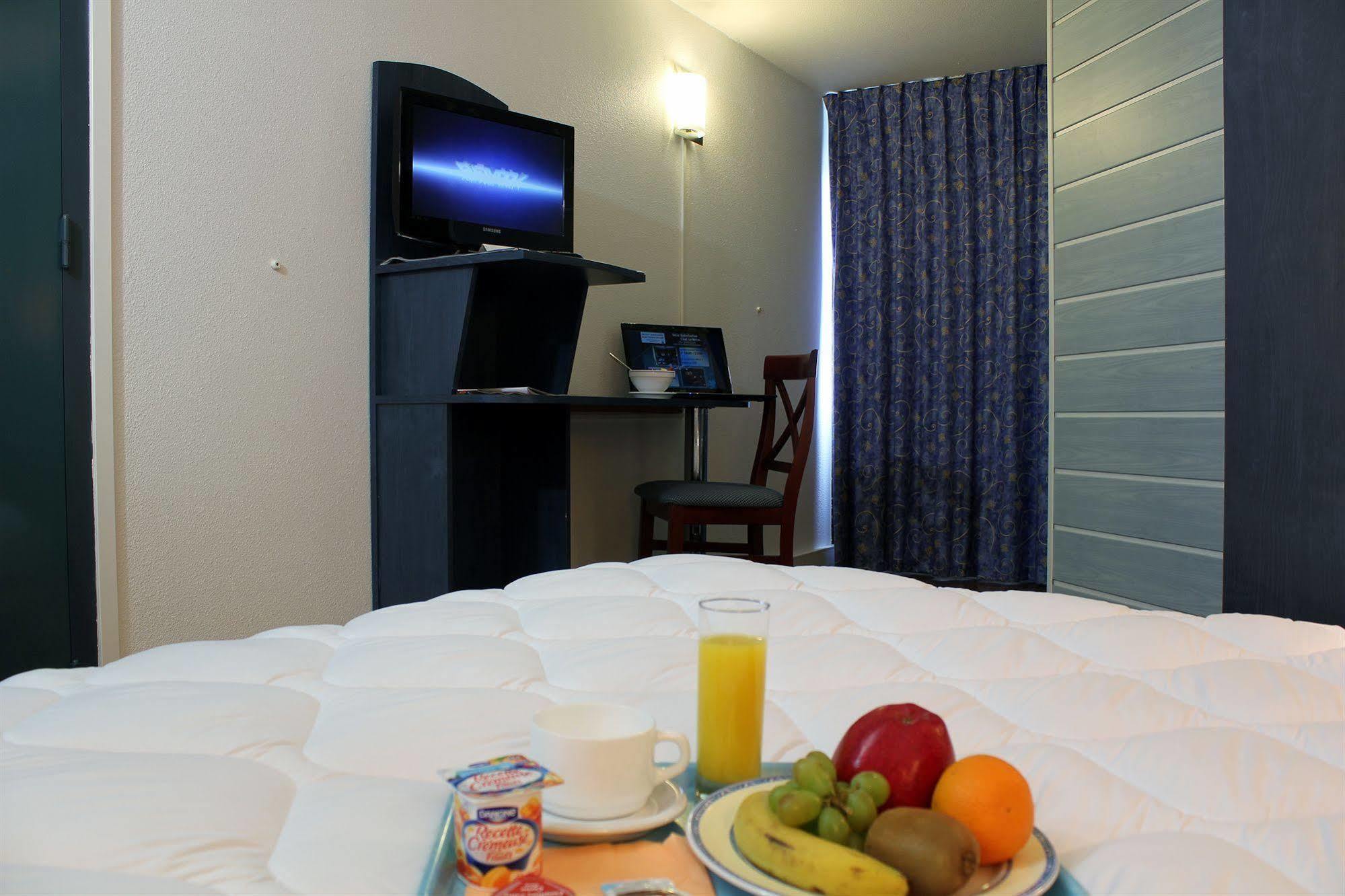 Contact Hotel Restaurant Bleu France - Eragny Cergy Esterno foto